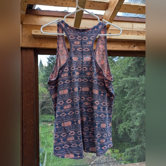 Tank top with Aztec pattern - Picture 2 of 3